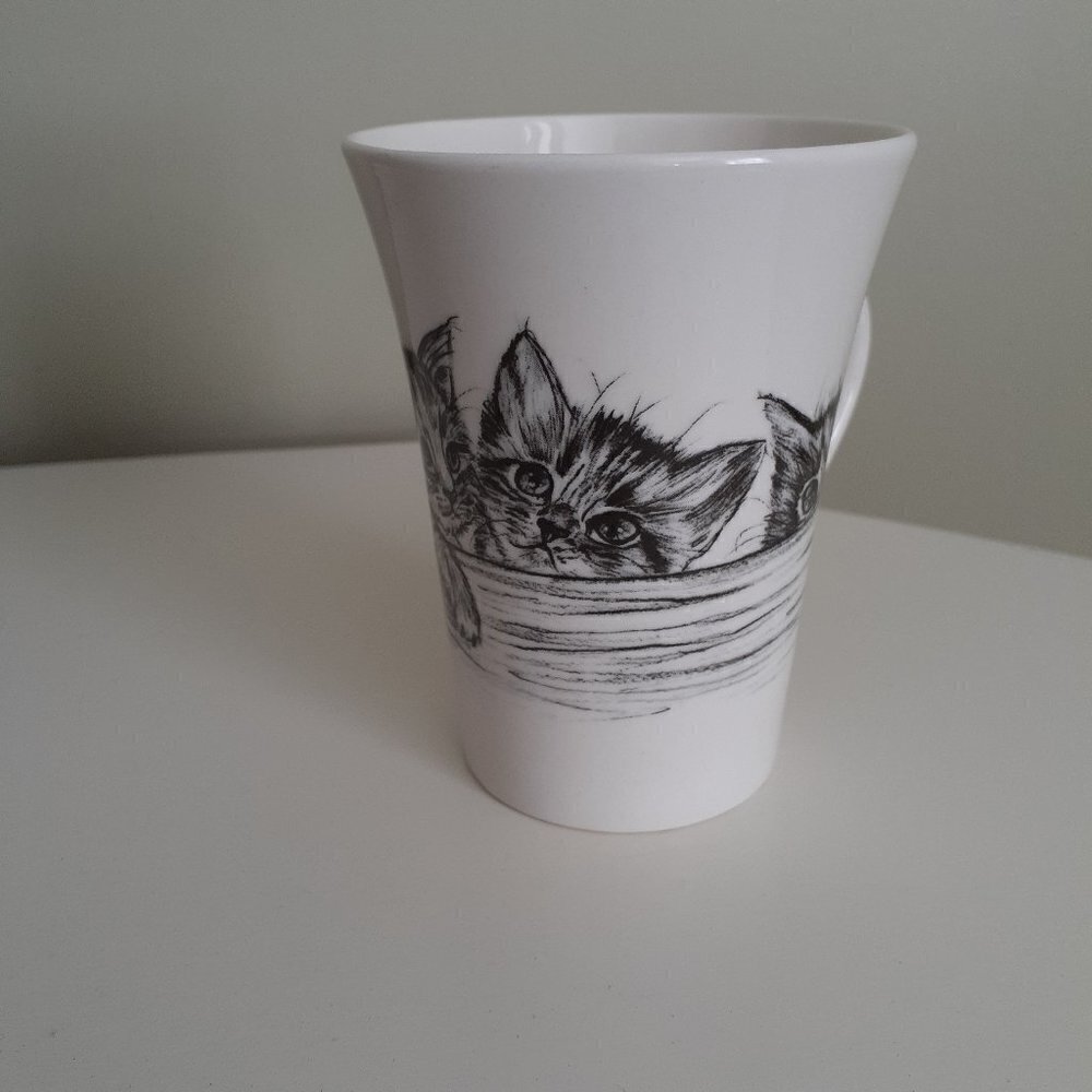 Cheri Lane Forty Winks Mug designed by Steve O'Connell White with Kittens